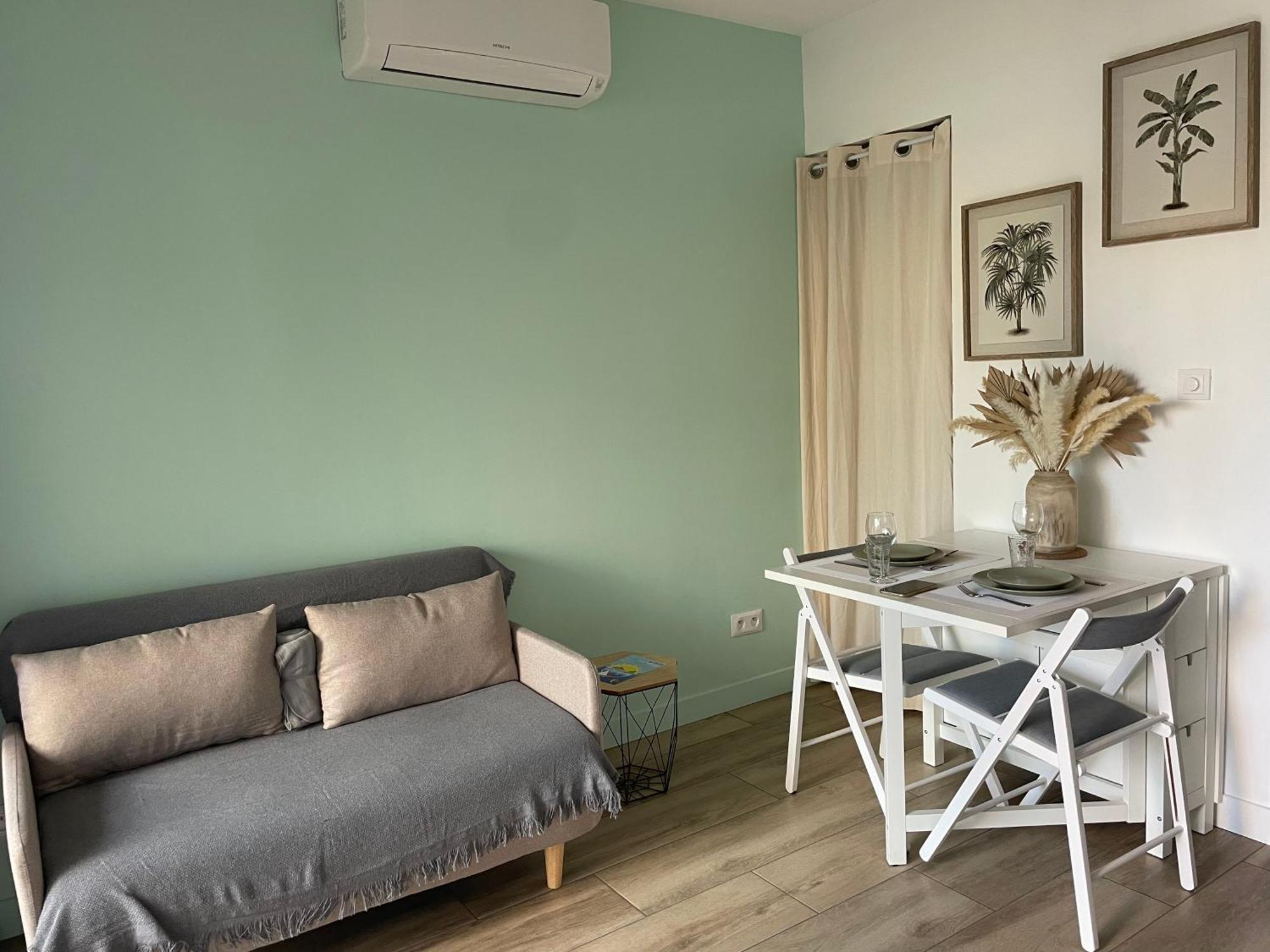 Superbe Studio Avec Terrasse Proximite Plage Сен-Мандріє-сюр-Мер Екстер'єр фото