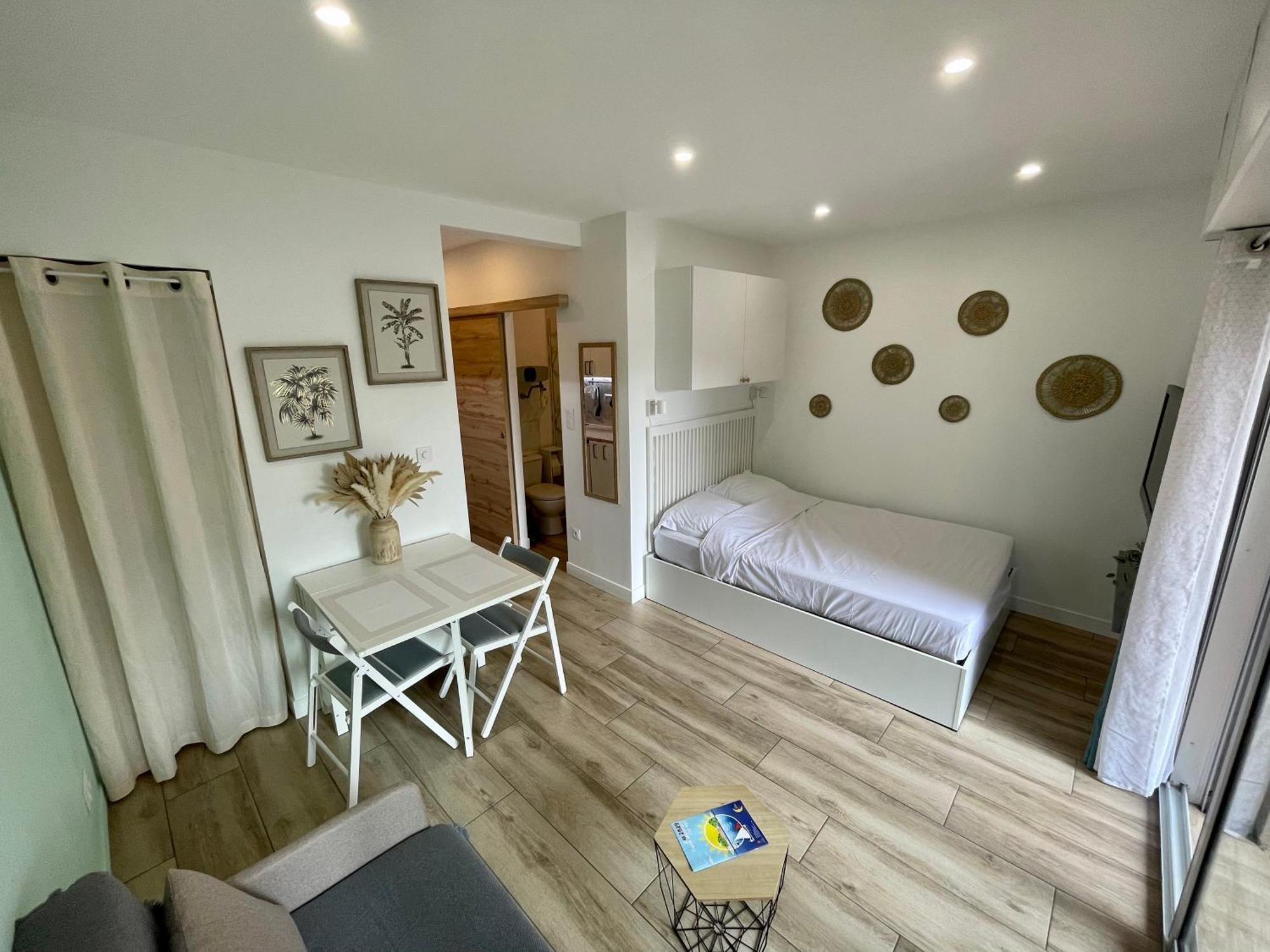 Superbe Studio Avec Terrasse Proximite Plage Сен-Мандріє-сюр-Мер Екстер'єр фото